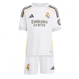 Billiga Real Madrid Federico Valverde #8 Barnkläder Hemma fotbollskläder till baby 2025-26 Kortärmad (+ Korta byxor)